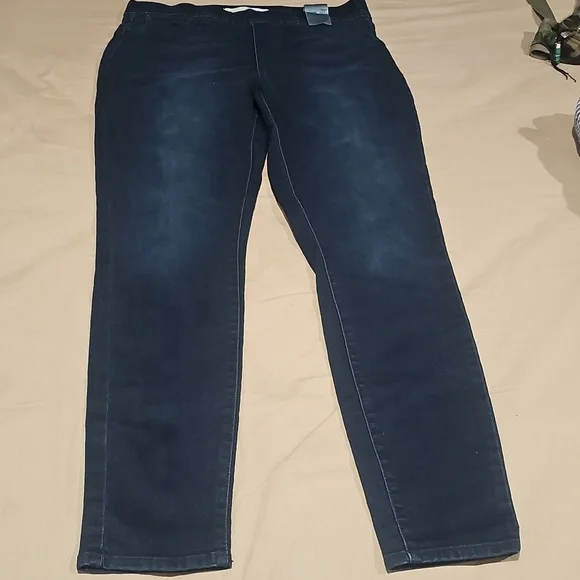 Signature by Levi Strauss Women's Deep Blue Straight Leg Jeans - Picture 1 of 10